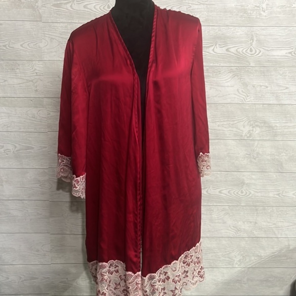 100% Silk &‎ Lace Robe - Picture 3 of 3